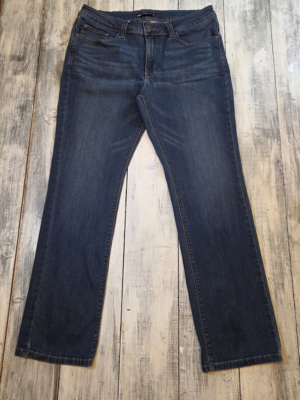 Lee Women’s Perfect Fit Straight Leg Jeans in Dark Blue sz 14 Short